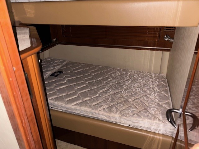 2008 Sea Ray 52 SUNDANCER Photo 20 of 28