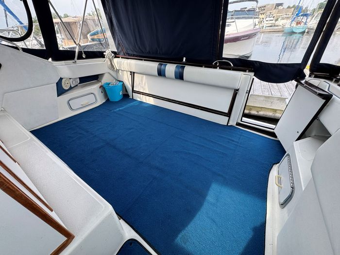 1989 Sea Ray 300 Sundancer Photo 9 of 20
