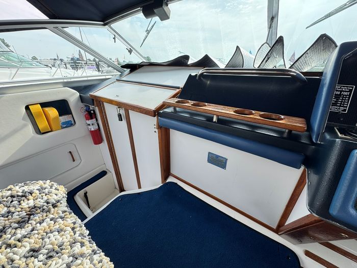 1989 Sea Ray 300 Sundancer Photo 12 of 20