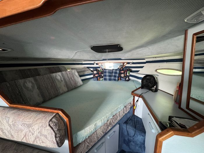 1989 Sea Ray 300 Sundancer Photo 13 of 20