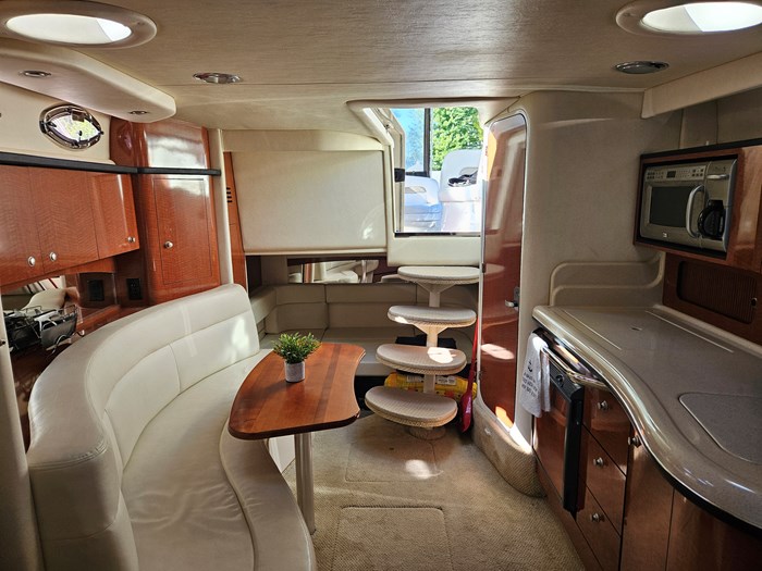 2005 Sea Ray 320 Sundancer Photo 55 of 71