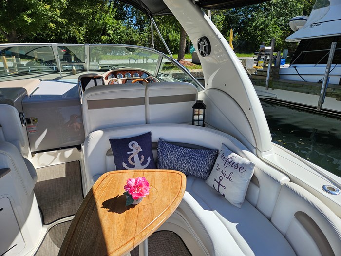 2005 Sea Ray 320 Sundancer Photo 13 of 71