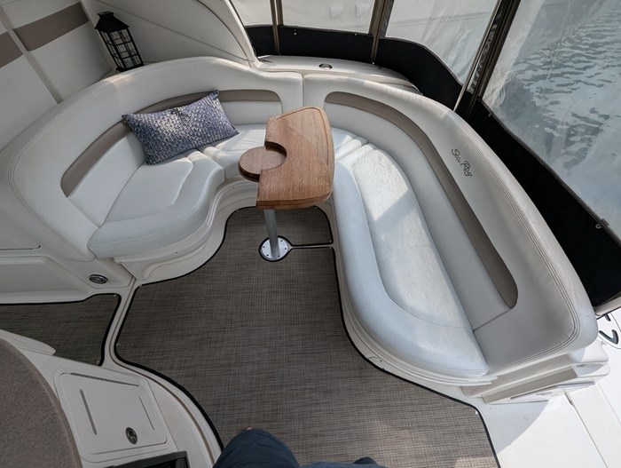 2005 Sea Ray 320 Sundancer Photo 21 of 71