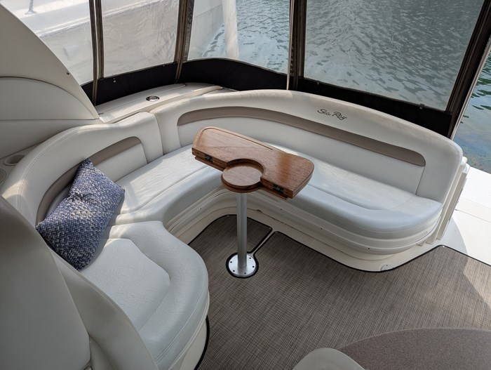 2005 Sea Ray 320 Sundancer Photo 22 of 71