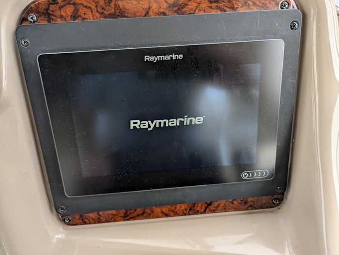 2005 Sea Ray 320 Sundancer Photo 28 of 71