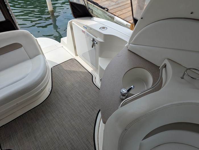 2005 Sea Ray 320 Sundancer Photo 35 of 71