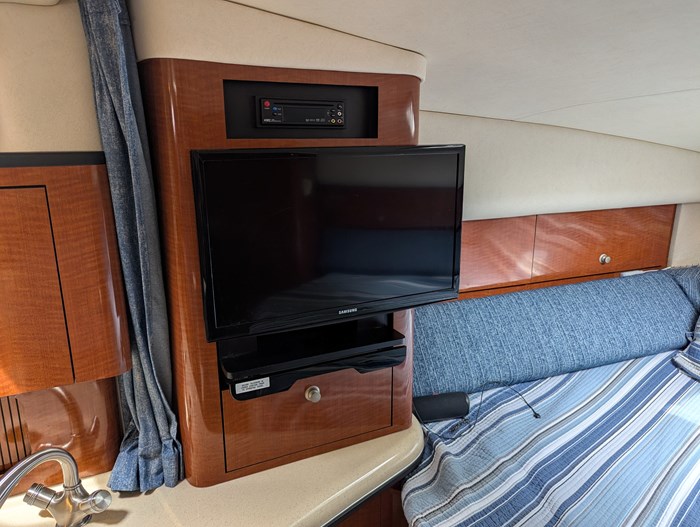 2005 Sea Ray 320 Sundancer Photo 48 of 71