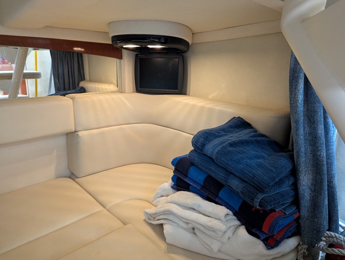 2005 Sea Ray 320 Sundancer Photo 63 of 71
