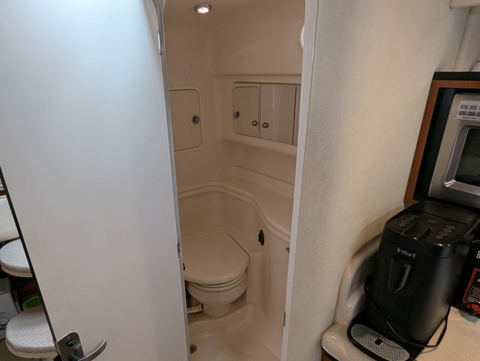 2005 Sea Ray 320 Sundancer Photo 66 of 71