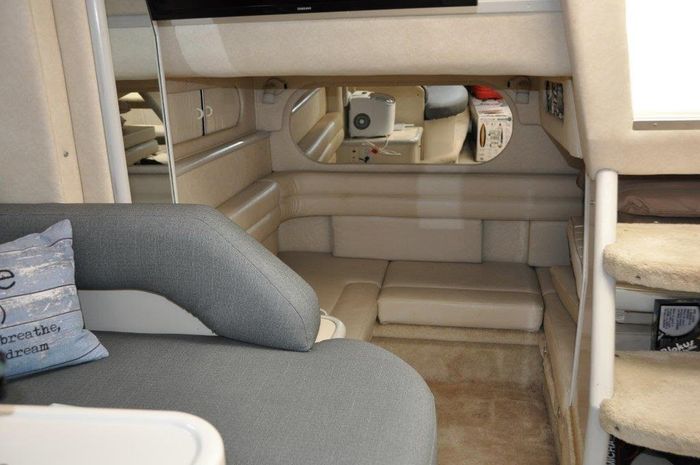 1997 Sea Ray 330 Sundancer M/C Photo 12 of 14