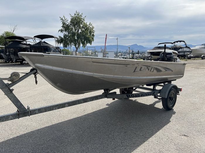 2018 Lund A12 Photo 6 of 25