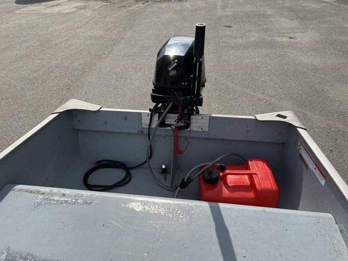 2018 Lund A12 Photo 18 of 25