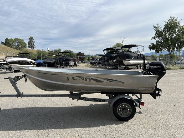 2018 Lund A12 Photo 7 of 25