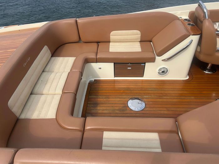 2010 Chris-Craft 28 Launch Special Edition Photo 10 of 28