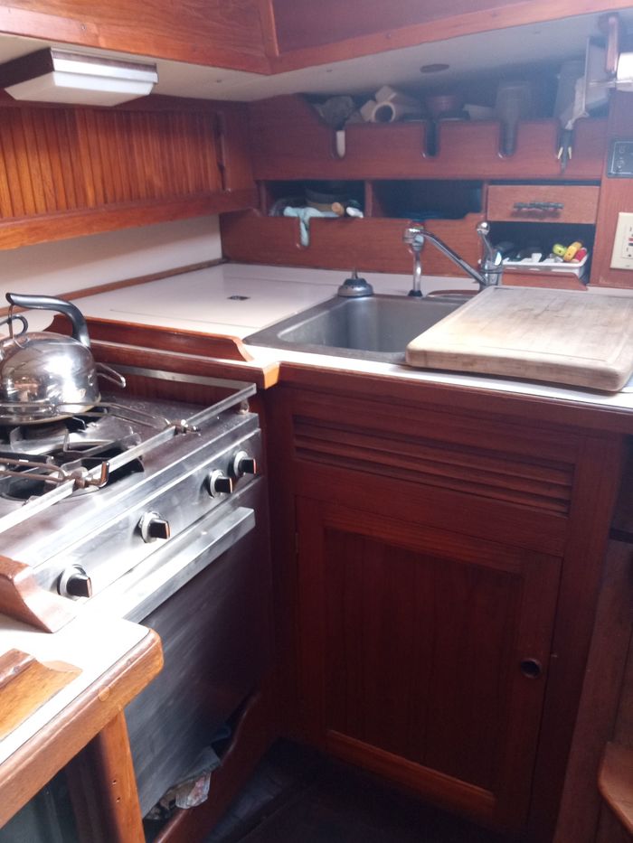 1982 Endeavour E37 Photo 14 of 24