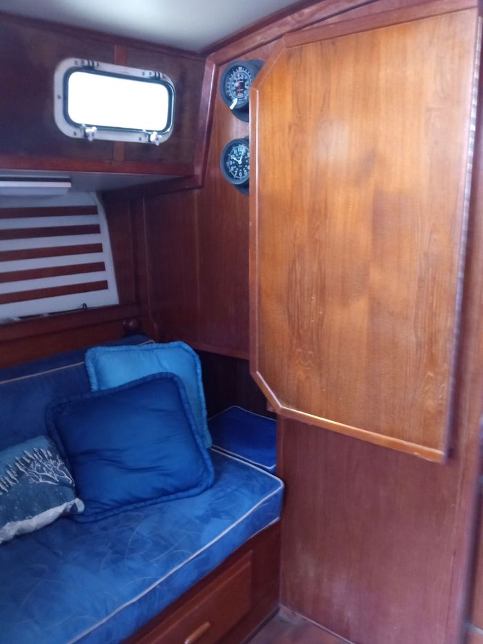 1982 Endeavour E37 Photo 20 of 24