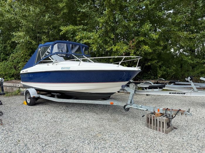 2005 Bayliner 210 Discovery Photo 1 of 19