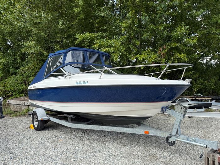 2005 Bayliner 210 Discovery Photo 2 of 19