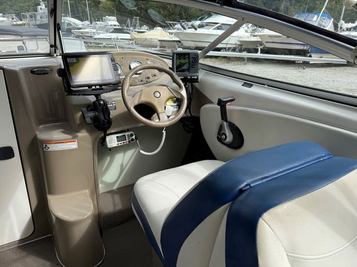 2005 Bayliner 210 Discovery Photo 12 of 19