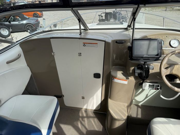 2005 Bayliner 210 Discovery Photo 16 of 19