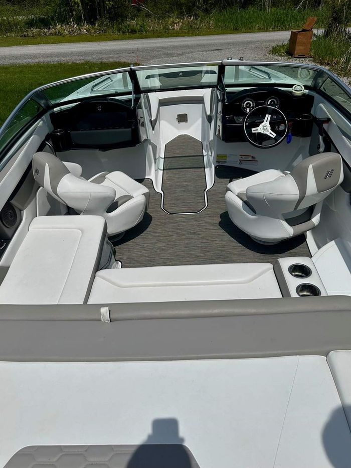 2021 Four Winns H210 Photo 8 of 15