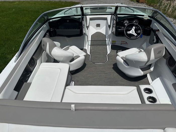 2021 Four Winns H210 Photo 9 of 15