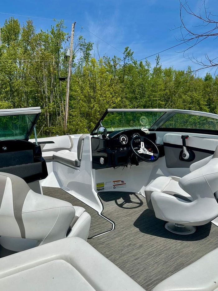 2021 Four Winns H210 Photo 11 of 15