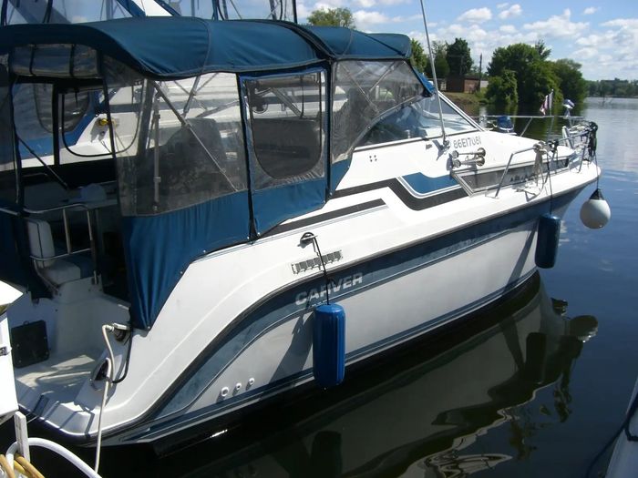 1989 Carver 2557 Montego Photo 2 of 10