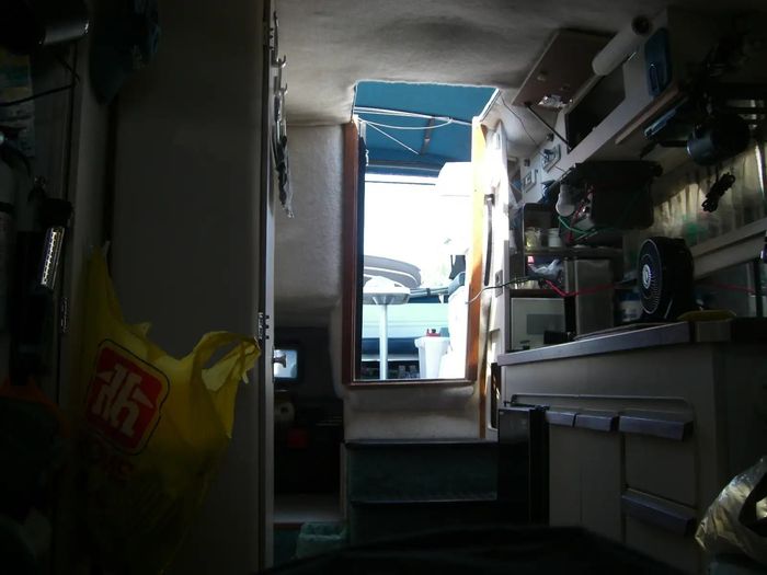 1989 Carver 2557 Montego Photo 9 of 10