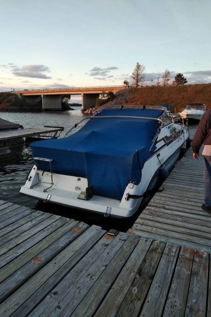 1989 Carver 2557 Montego Photo 4 of 10