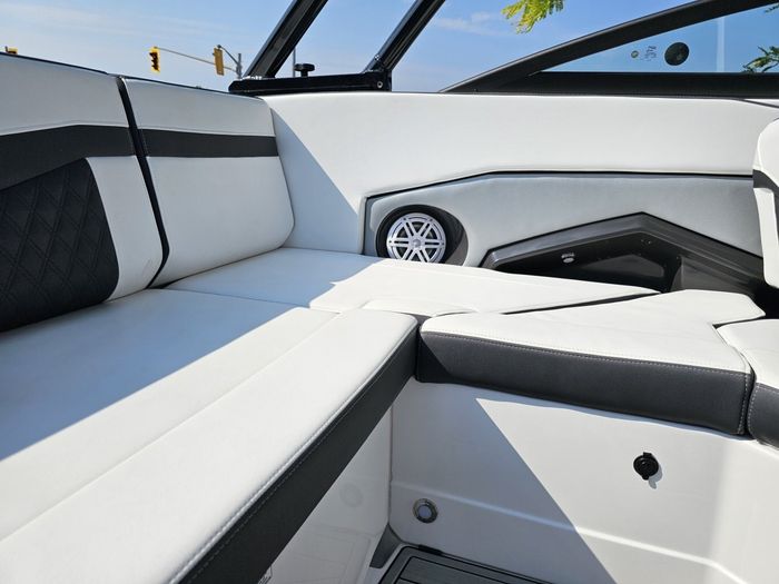 2025 Monterey 238SS- Photo 11 of 25