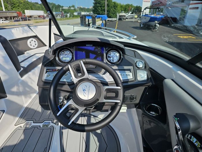2025 Monterey 238SS- Photo 17 of 25