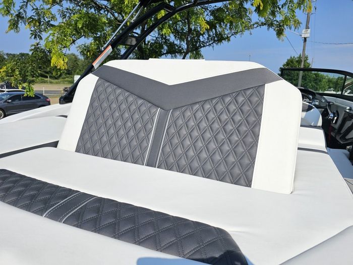 2025 Monterey 238SS- Photo 8 of 25