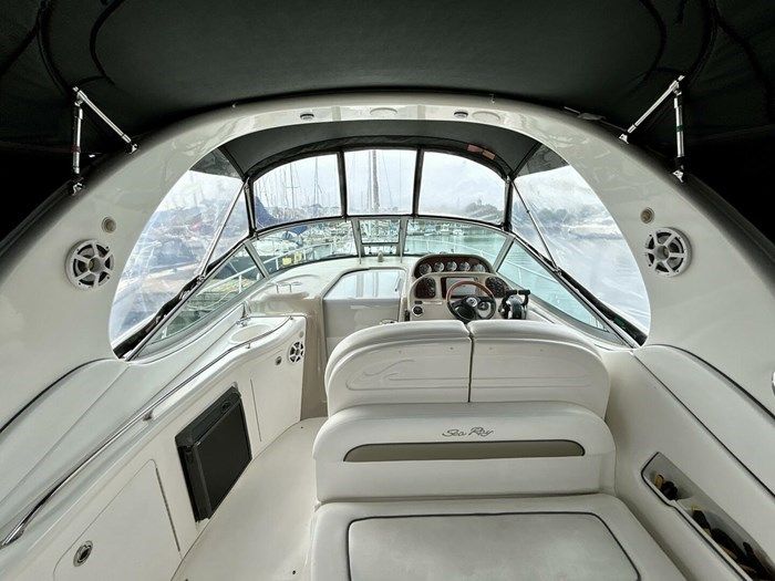 2006 Sea Ray 300 Sundancer Photo 6 of 18