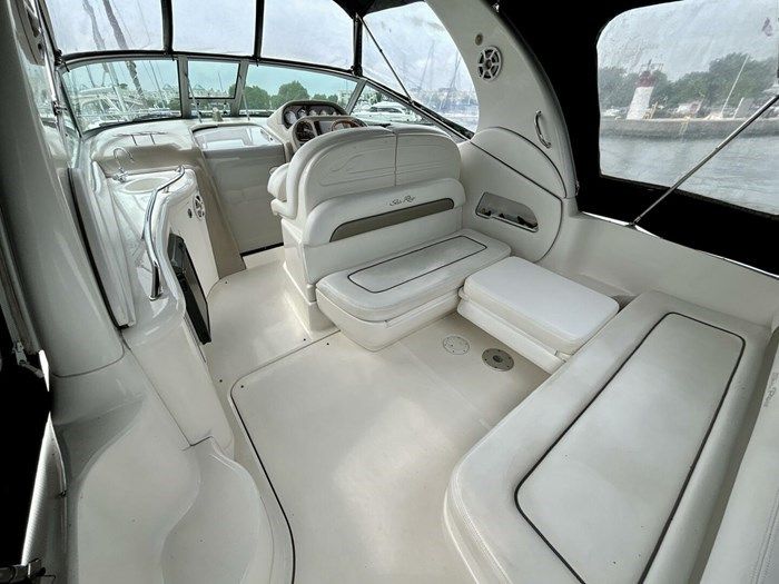 2006 Sea Ray 300 Sundancer Photo 7 of 18
