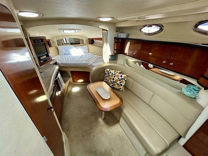 2006 Sea Ray 300 Sundancer Photo 8 of 18