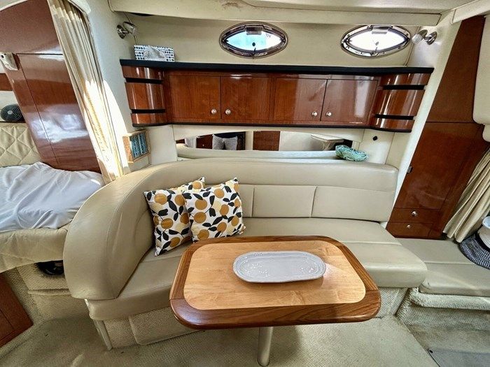 2006 Sea Ray 300 Sundancer Photo 13 of 18