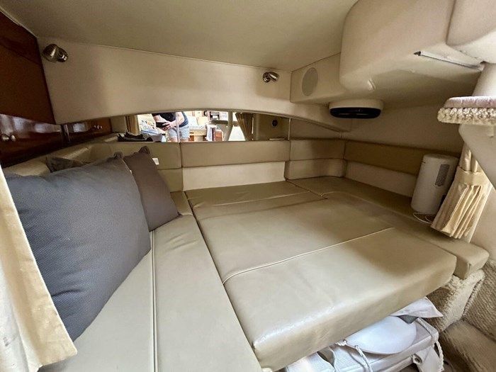 2006 Sea Ray 300 Sundancer Photo 15 of 18