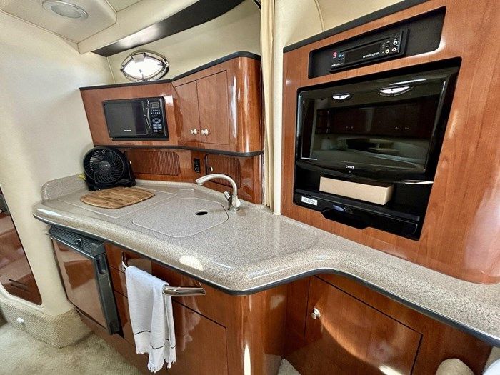 2006 Sea Ray 300 Sundancer Photo 17 of 18