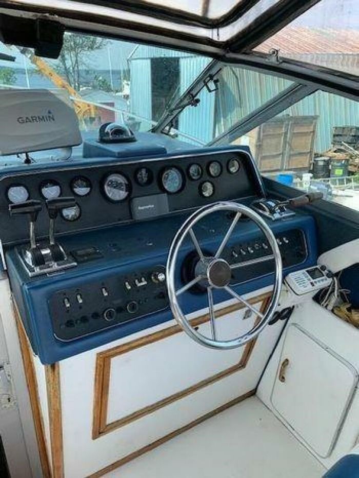 1989 Sea Ray 300 Weekender Photo 13 of 24
