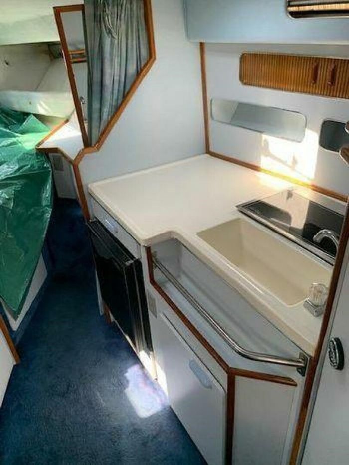1989 Sea Ray 300 Weekender Photo 14 of 24