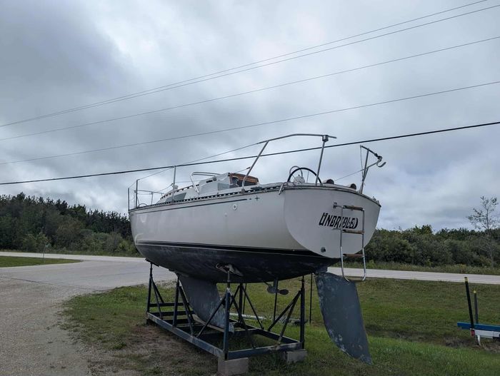 1986 C&C 30 Photo 2 of 4