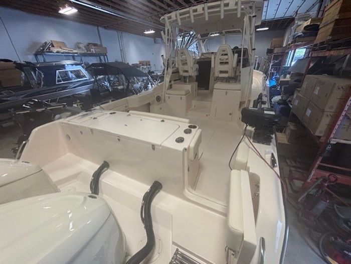 2026 Grady-White 300 Marlin Photo 2 of 13