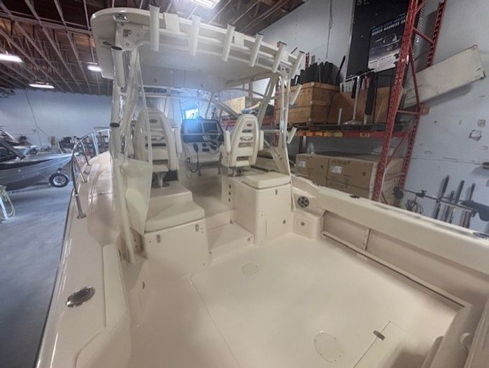 2026 Grady-White 300 Marlin Photo 3 of 13