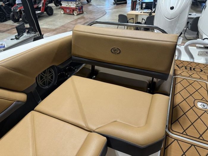 2026 Cobalt R8 Outboard Photo 14 sur 33