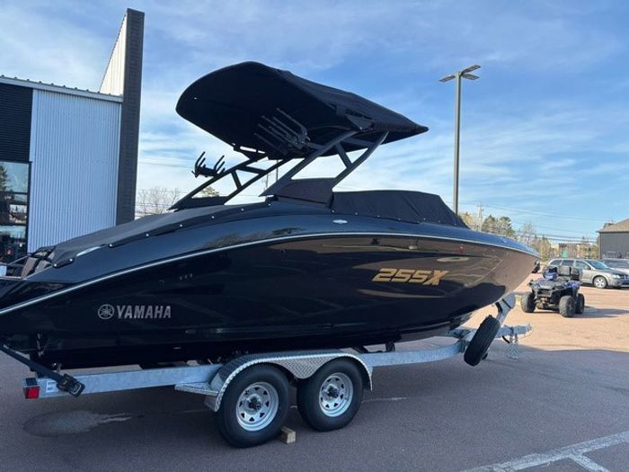 2026 Yamaha 255XD Photo 2 of 27