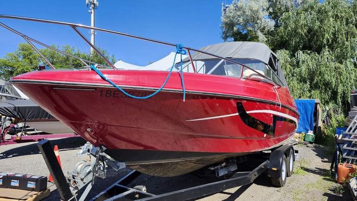 1997 Maxum 2300 SC Photo 2 of 16