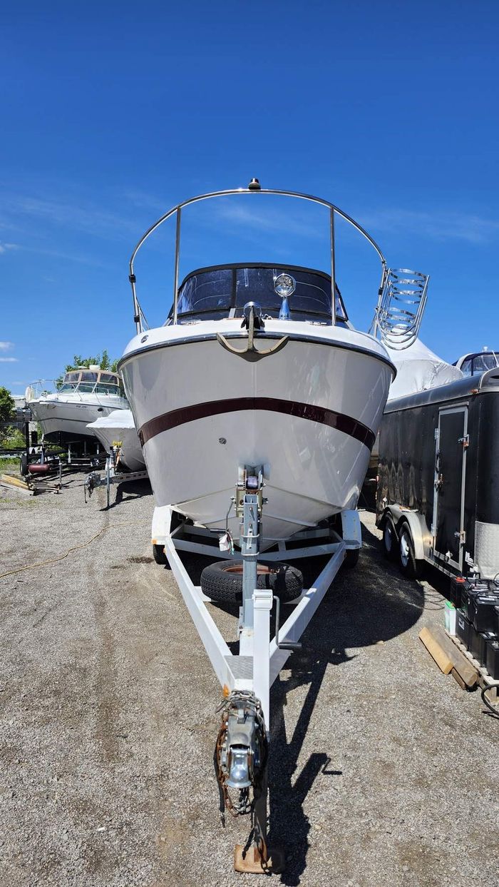 2007 Maxum 2400 Sport Express Photo 2 of 27