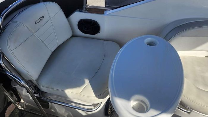 2007 Maxum 2400 Sport Express Photo 11 of 27