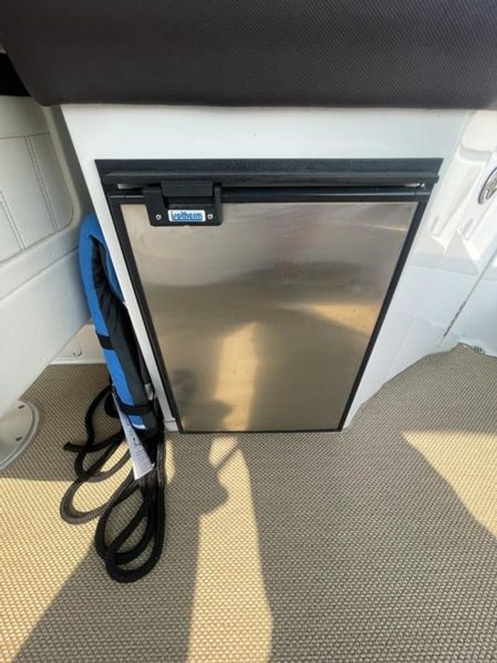 2013 Cobalt 24SD Photo 11 of 25